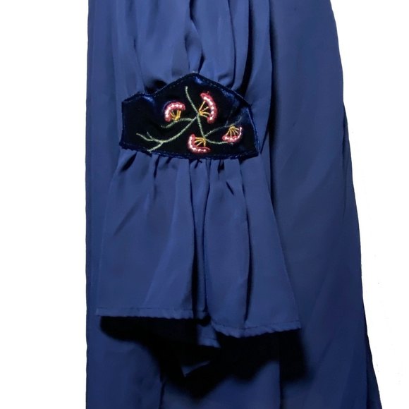 MISS LILI Embroidered Red Floral Velour  Sheer Blouse Size 1X Navy Blue - Picture 3 of 8